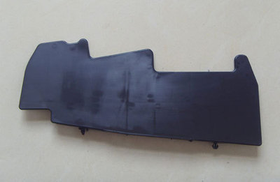 塑料模具在汽车支架盖板制造中的专业应用